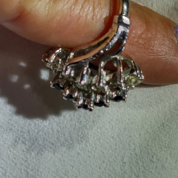 18kt HGE Size 5 - Picture 4 of 6